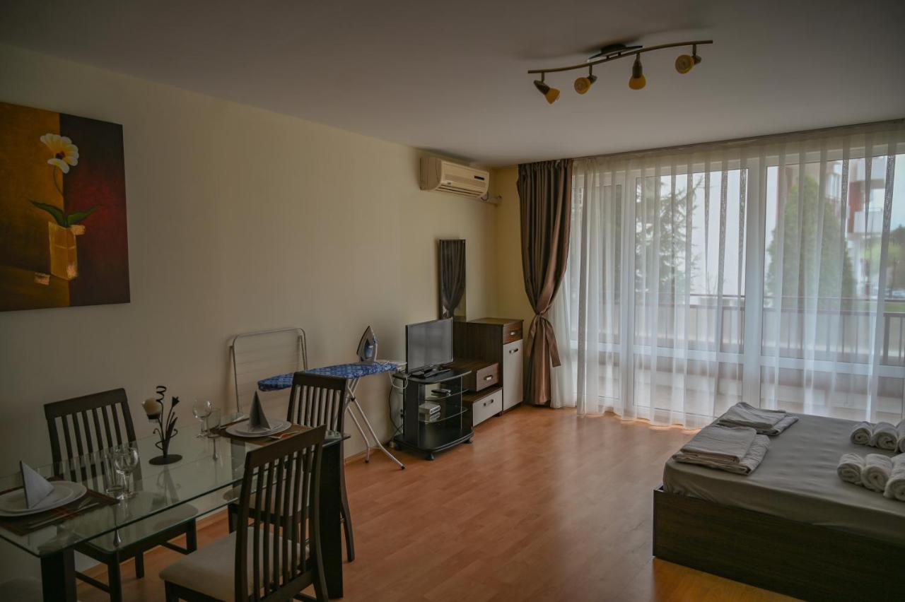 Panorama Fort Beach, Фамилно студио Deluxe Свети-Влас Экстерьер фото
